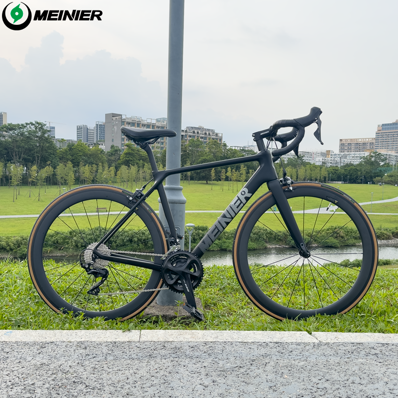 Customized Color Carbon Bike Frames for Road Bicycles Road Frame T1000 Carbon Fibre  700C V-Brake