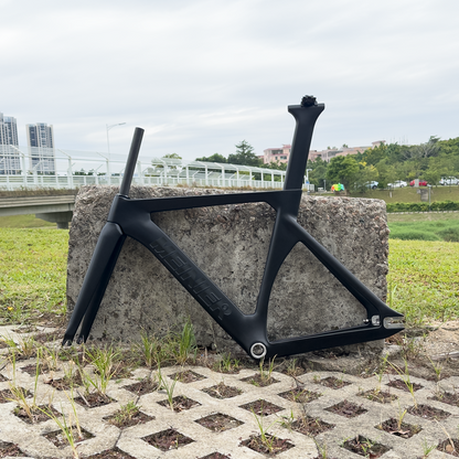 MEINIER Upgraded T1000 Carbon Track Frameset Max 700Cx25C Tire Fixed Gear Frame for Bike Racing Racing
